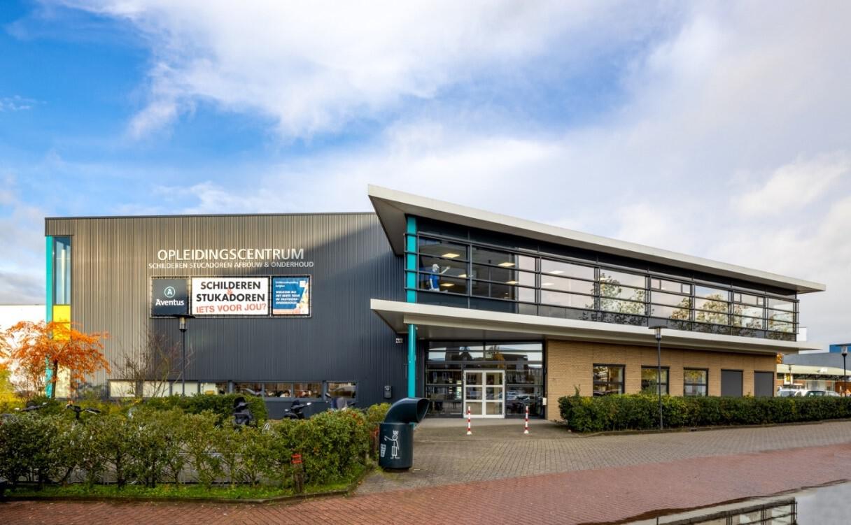 Het gebouw van de Schildervakopleiding in Zutphen
